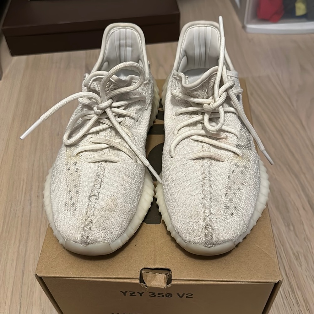 YEEZY BOOST 350 in box